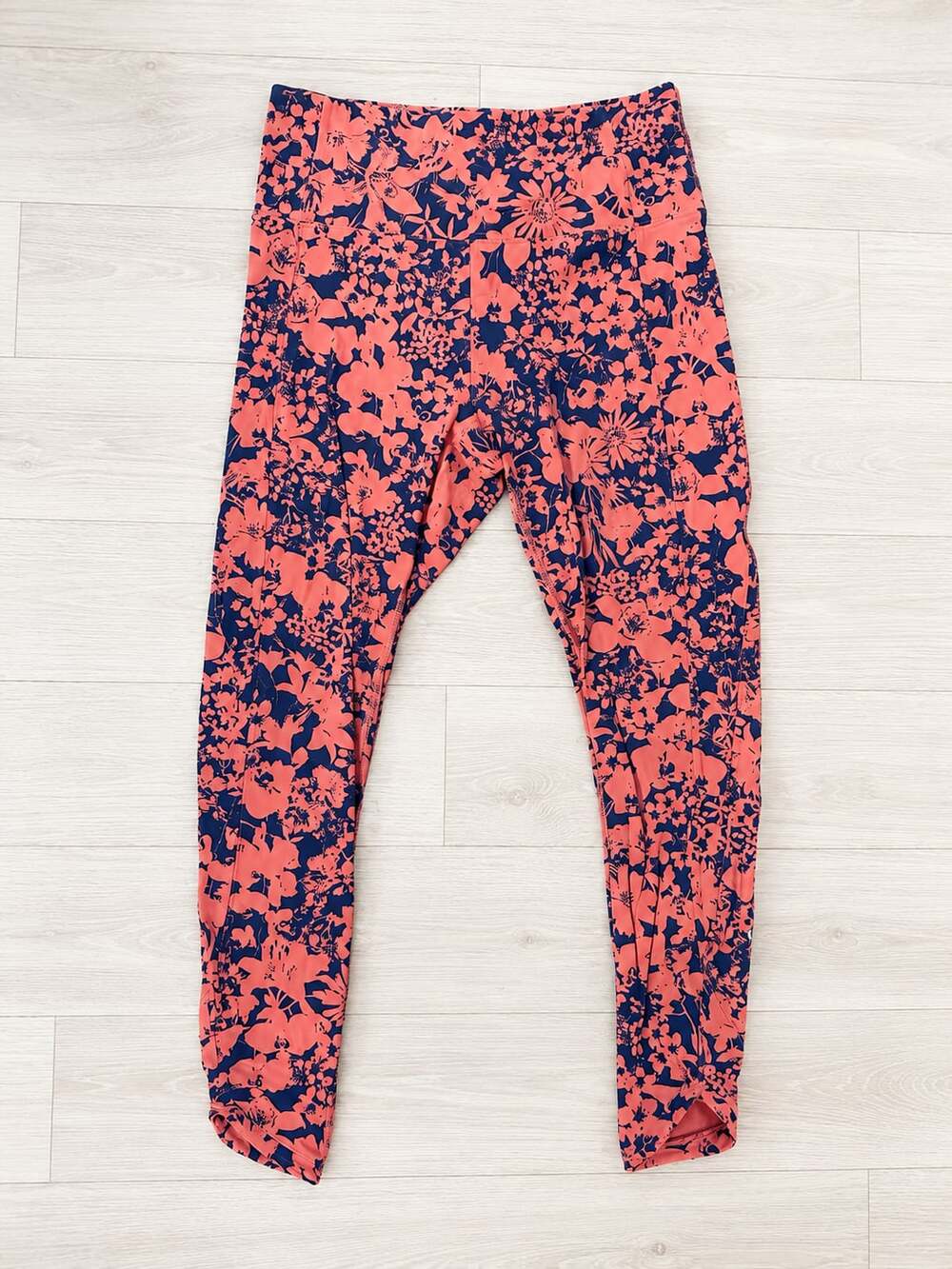 Lululemon Final Lap Crop *23 in Efflorescent Dark Canyon Onyx Blue